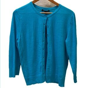 Cable and Gaige classic, small button, pearl neck cardigan. Bright blue. Size L